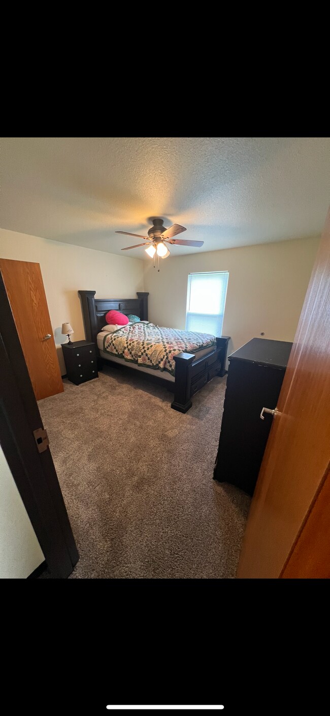 Master Bedroom - 604 NE Douglas St