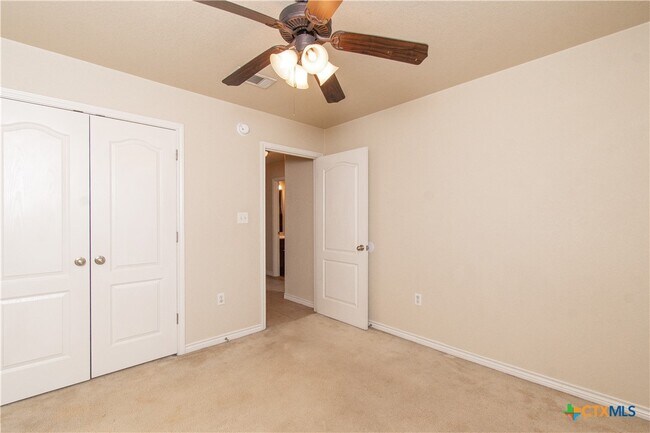 Building Photo - 305 Hedy Dr