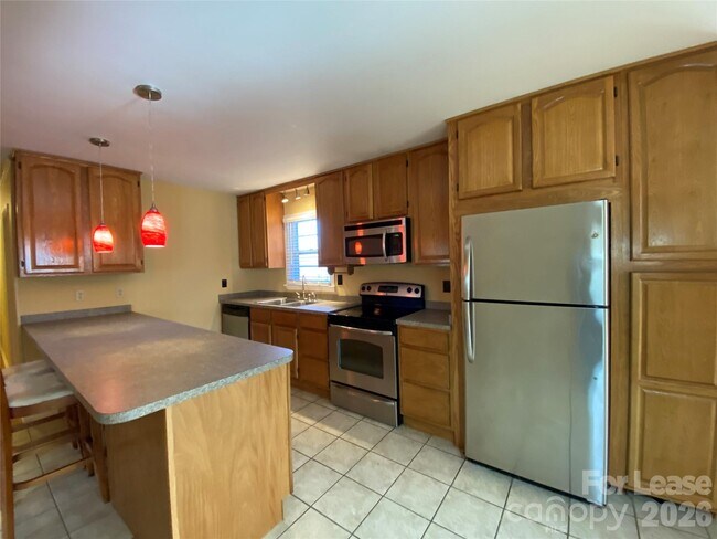 Building Photo - 203 Ratchford Farm Rd