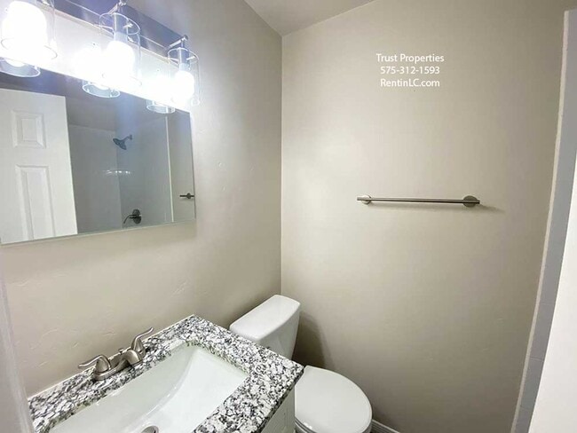 Building Photo - Fully Remodeled SFH