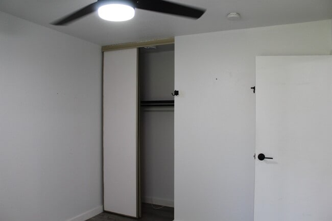 Building Photo - 1252 Live Oak Dr