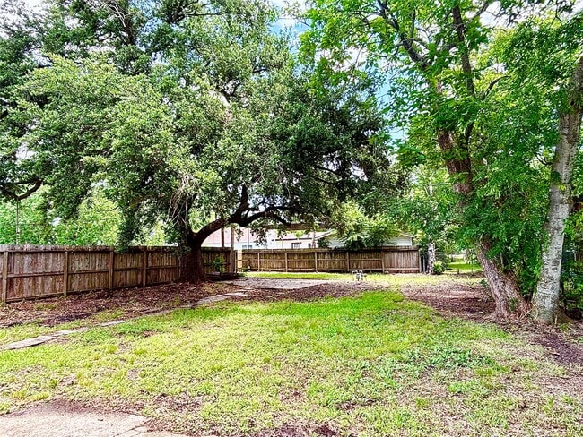 Building Photo - 317 San Jacinto St