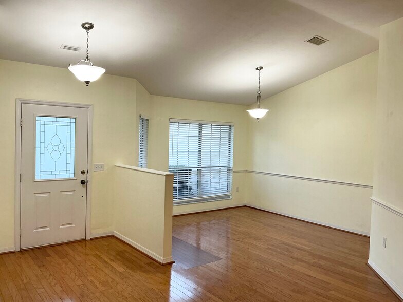 Building Photo - 8707 NW 10th Pl