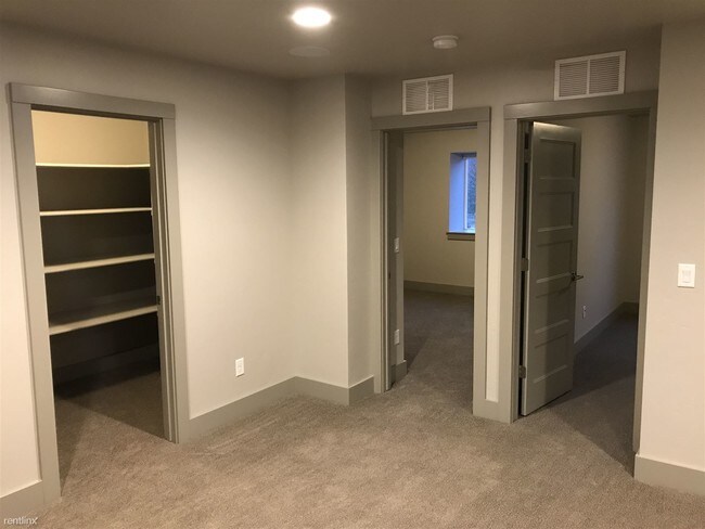 Building Photo - 1 br, 1.5 bath House - 592 S. Cotterell Dr