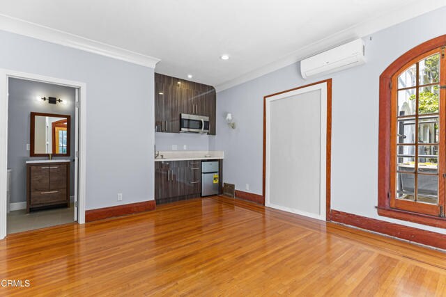 Building Photo - 1115 S Wilton Pl