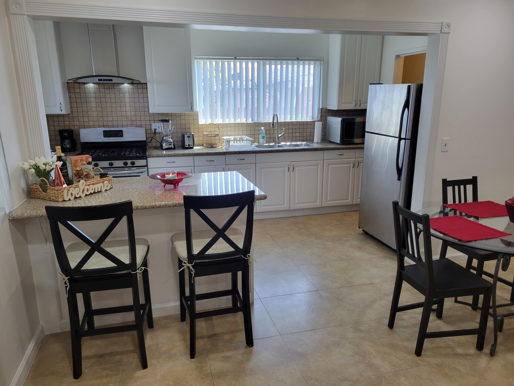 Building Photo - 7315 Wilcox Ave