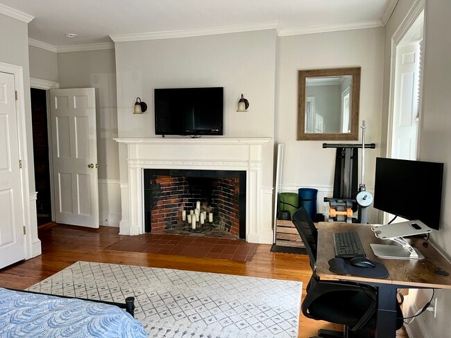 Building Photo - 7 Daniels St