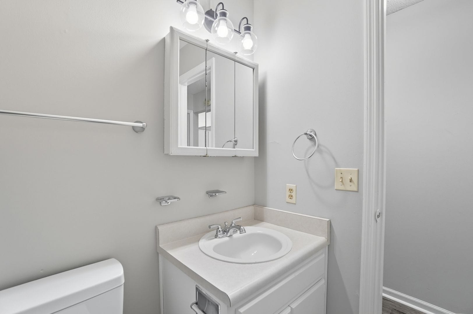 Building Photo - 812 Villa Park Ct