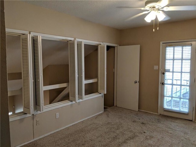 Building Photo - 5981 Arapaho Rd