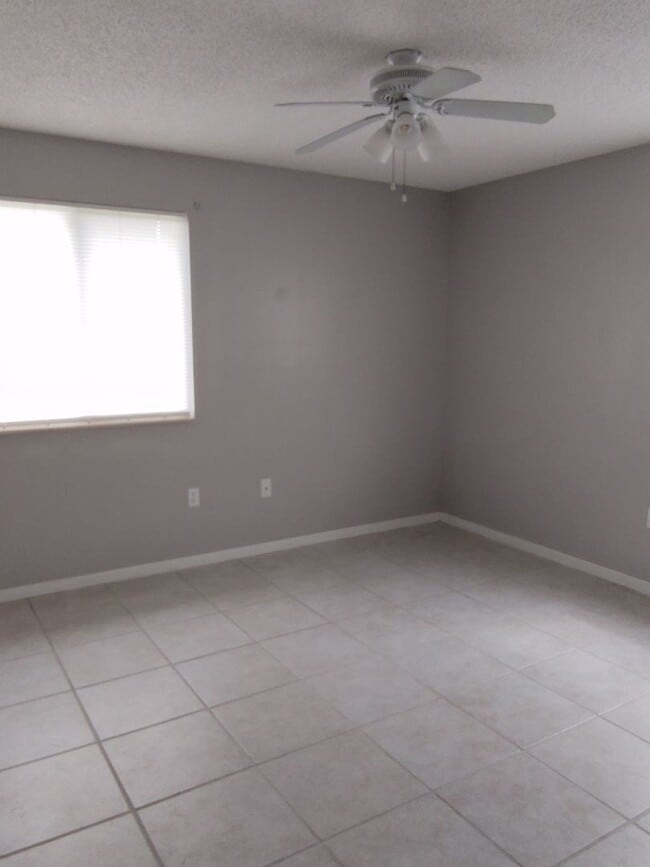 Building Photo - Oak Run 55Plus Community