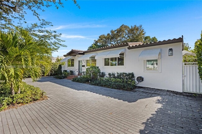 Building Photo - 6476 SW 10th Terrace