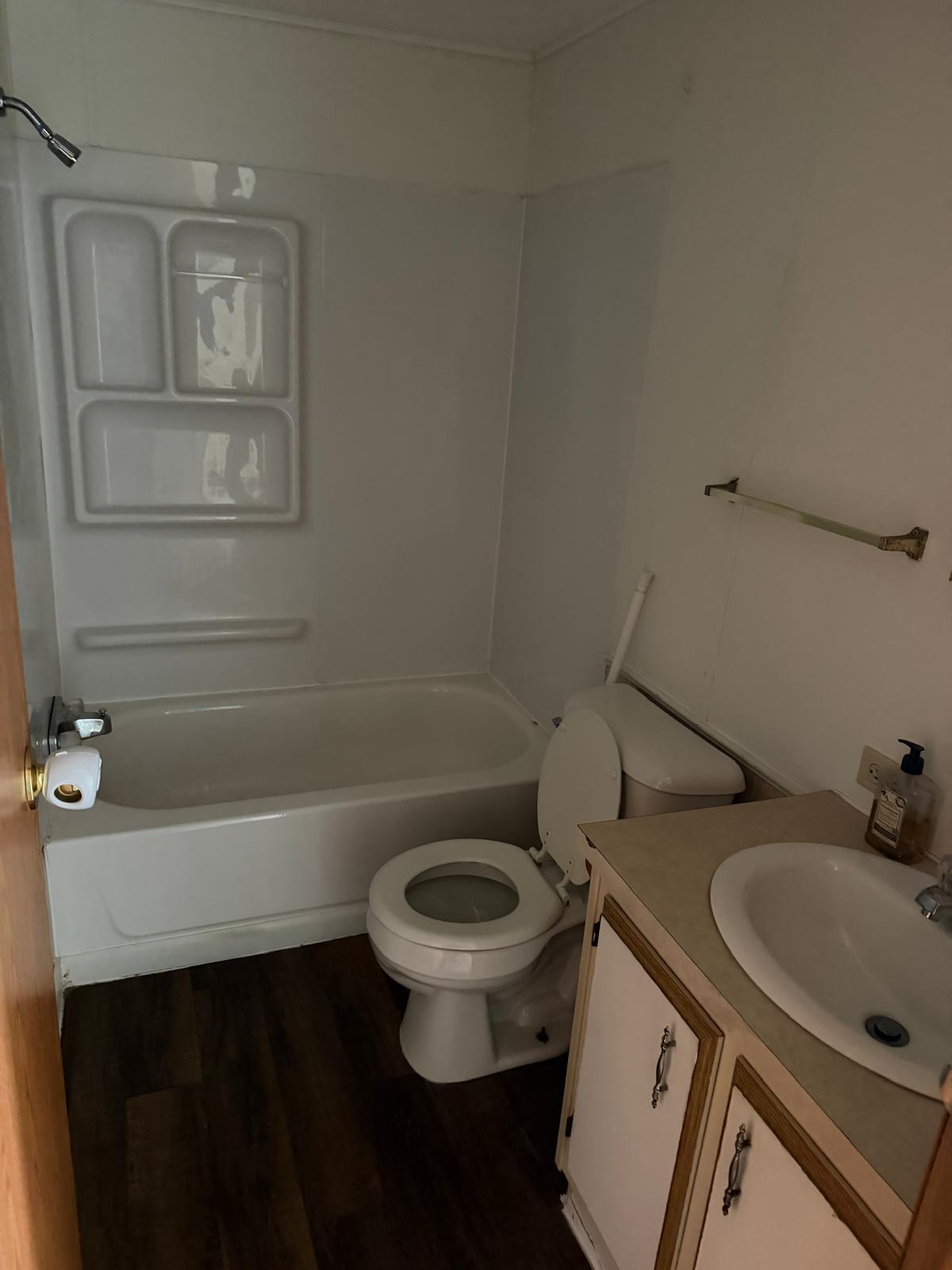 Building Photo - 905 W 37th Ave