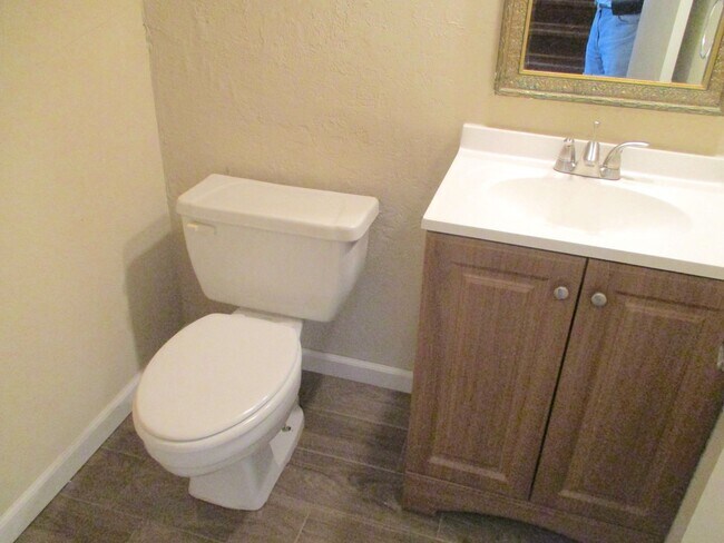 Building Photo - GET A BIG HOUSE FOR A SMALL PRICE IN BEAR CREEK