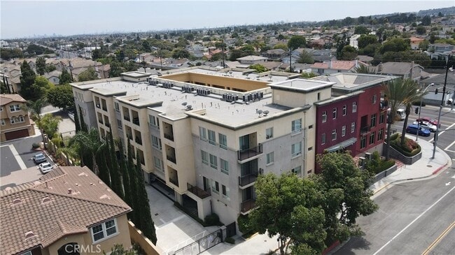 Building Photo - 2742 Cabrillo Ave