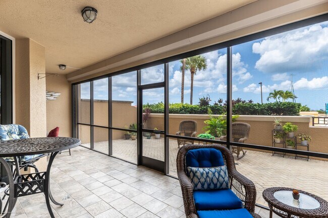 Building Photo - TURNKEY FURNISHED EXECUTIVE RENTAL IN BURN...