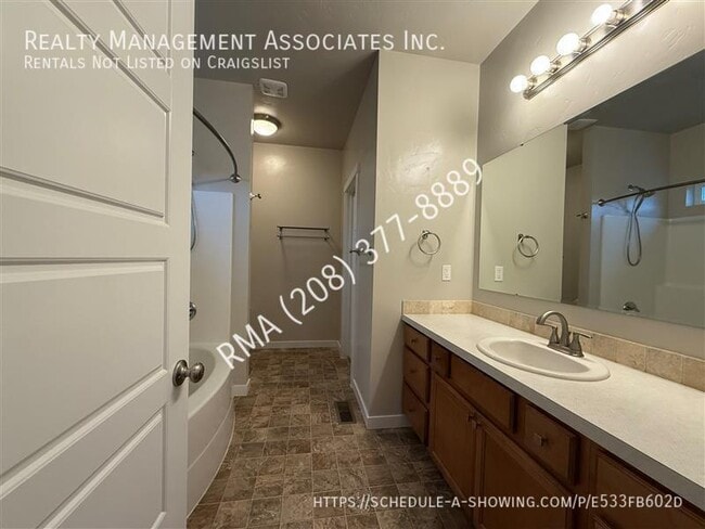 Building Photo - 701 E Gannett Dr