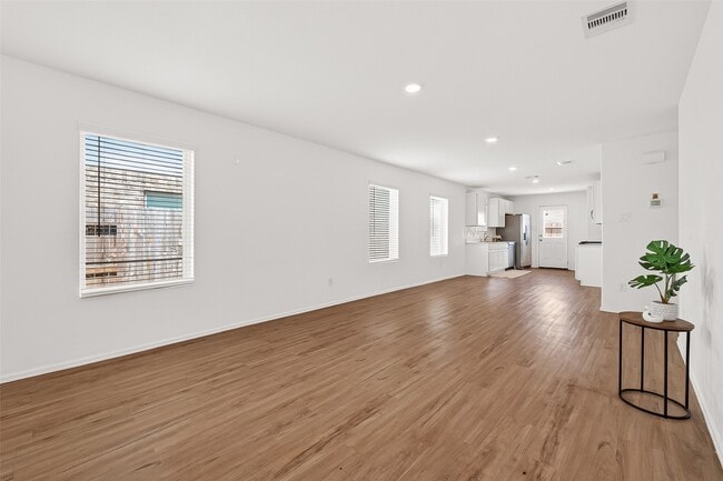 Building Photo - 7642 Terania Mdw Ln