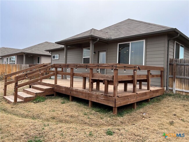 Building Photo - 472 Copper Hill Dr