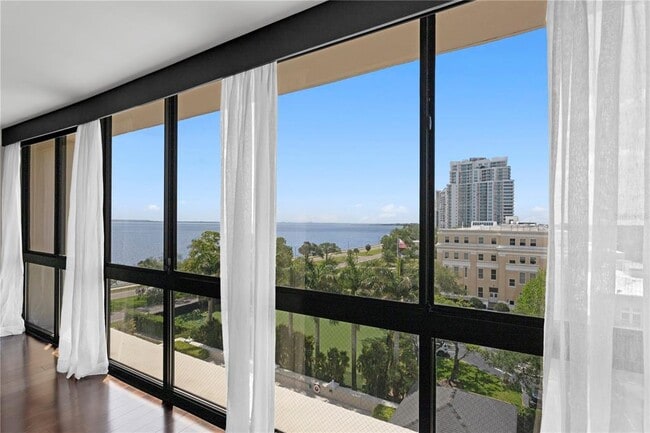 Building Photo - 3301 Bayshore Blvd