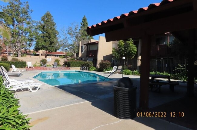 Building Photo - 1000 MacArthur Blvd