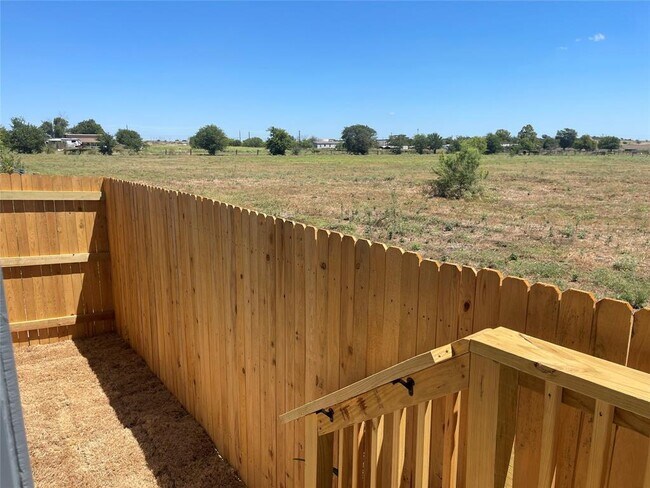 Building Photo - 202 Pastar Fls