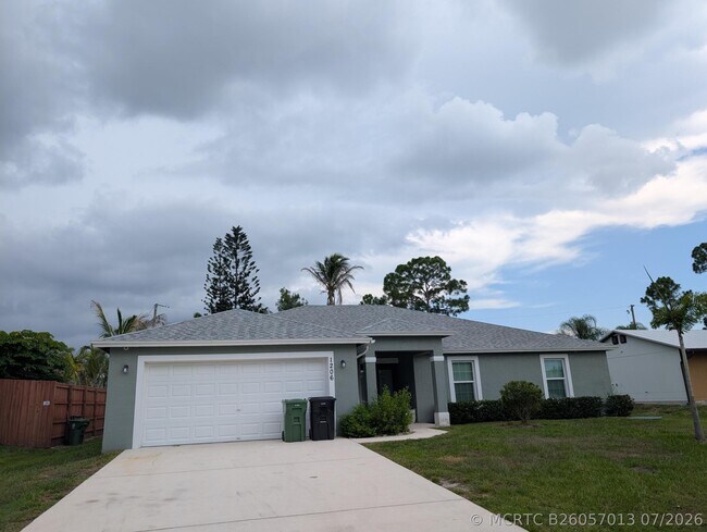 Building Photo - 1206 SW Asturia Ave