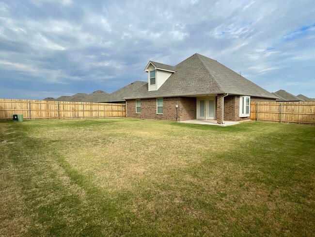 Building Photo - Beautiful 4 bed 3 bath in Deer Creek Schools!