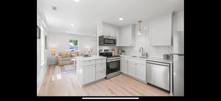 Building Photo - 118 Peachtree Ln
