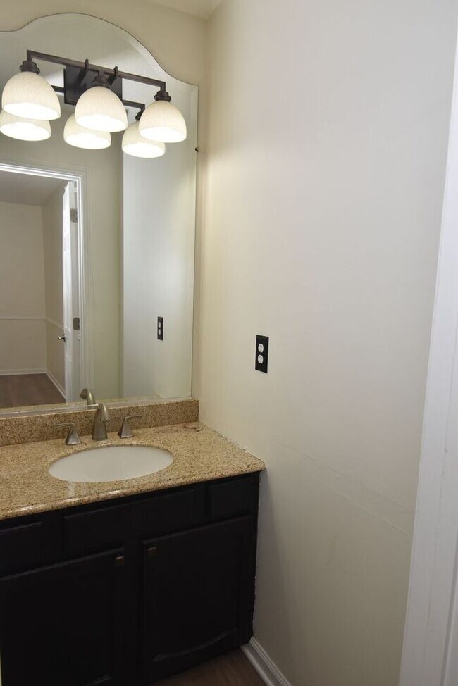 Building Photo - Cross Creek 4 bedroom home