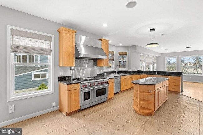 Building Photo - 19451 Youngs Cliff Rd