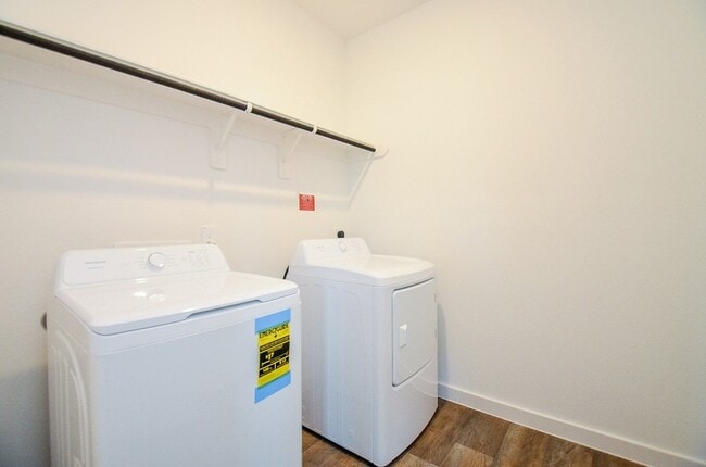 Building Photo - 8047 Marchese Dr