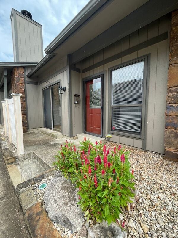 Building Photo - 6185 S Zunis Ave