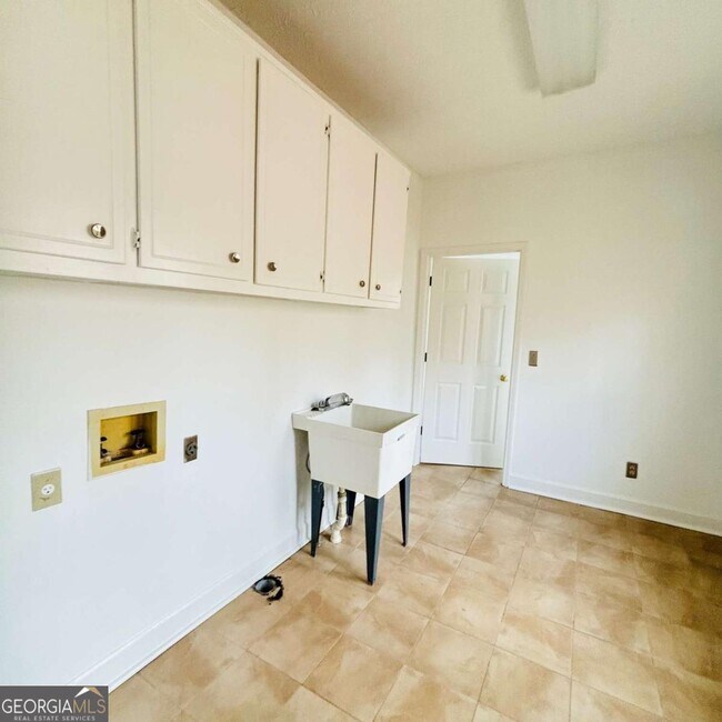 Building Photo - 3775 Belle Glade Trail SW