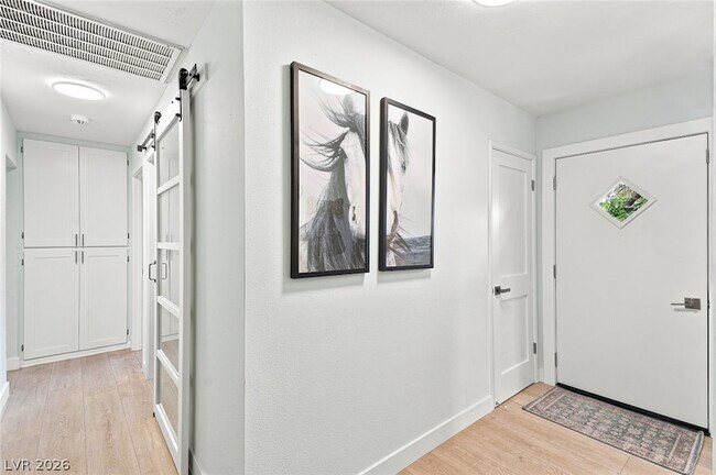 Building Photo - 609 Sierra Ln