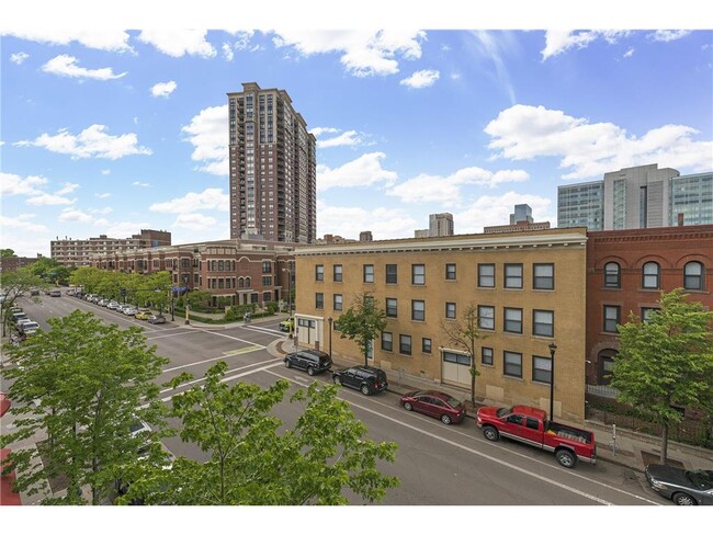 Building Photo - 929 Portland Ave