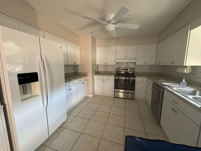 Building Photo - 1366 N Merlin Terrace