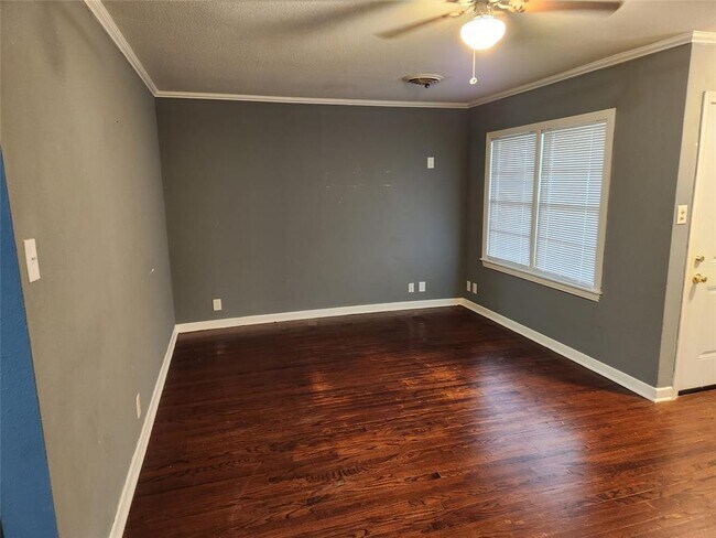 Building Photo - 2407 McKee Dr