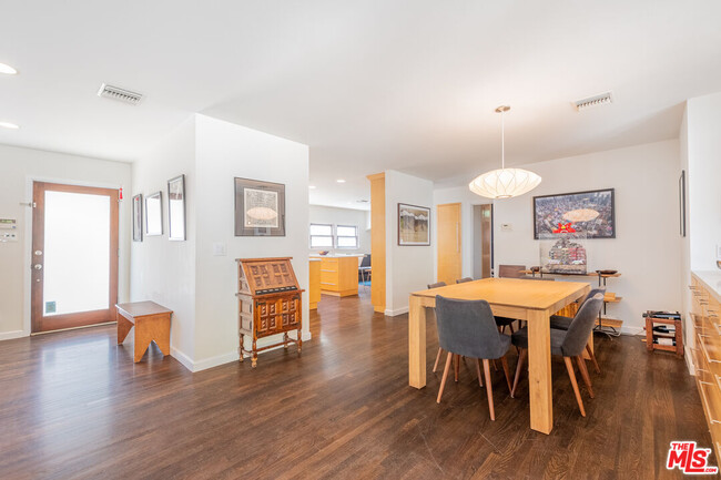 Building Photo - 16811 Escalon Dr