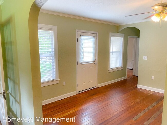 Building Photo - 3 br, 1 bath House - 1312 N Fern Creek Avenue
