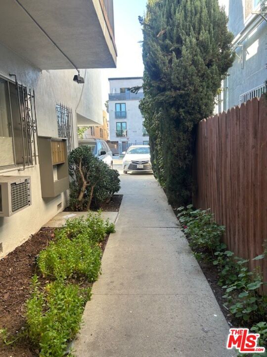 Building Photo - 1428 S Bedford St