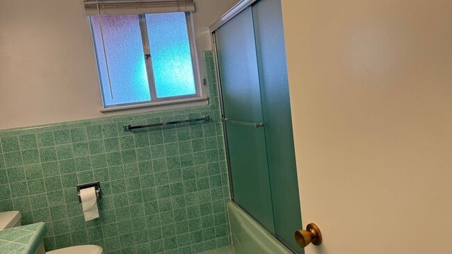 Building Photo - Spacious 3 bed/2 bath home in San Leandro