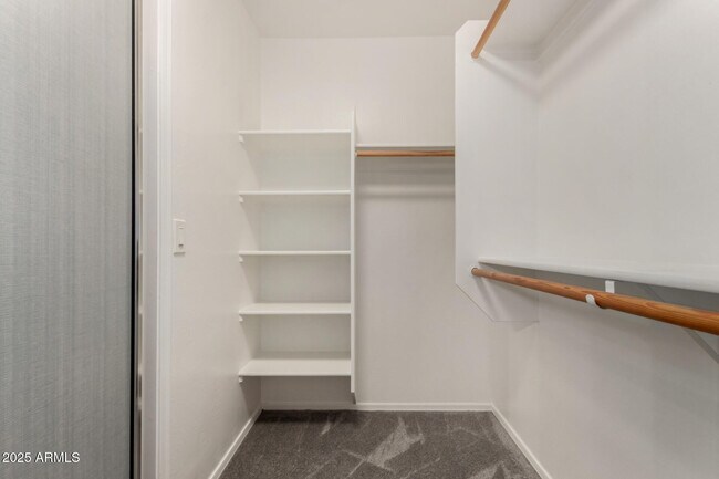 Building Photo - 6038 N Almanza Ln