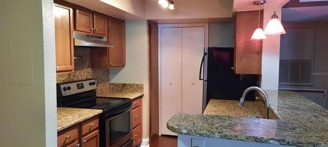 Building Photo - 4200 Thornbriar Ln