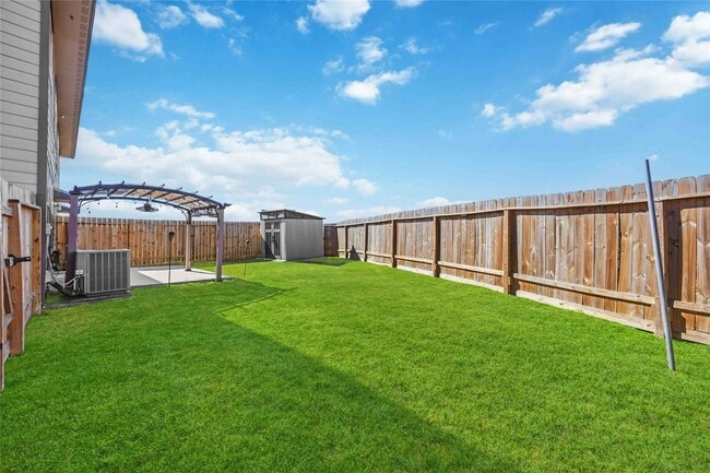 Building Photo - 3205 Victorian Manor Ln