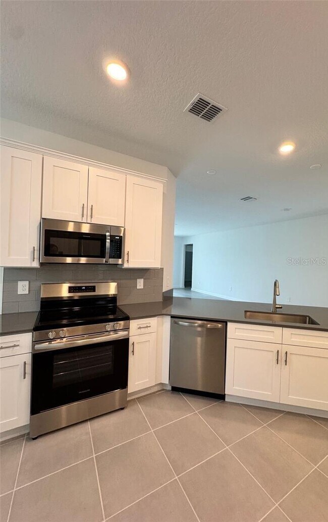 Building Photo - 1877 Blissful Dr