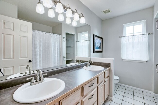 Building Photo - Absolutely Stunning 4 Bedroom Home in Mariana Butte