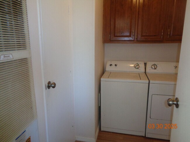 Building Photo - Country Living 3 bedroom 2 bathroom offering 1344 sq. ft.