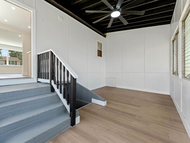 Building Photo - 607 W Madison Ave