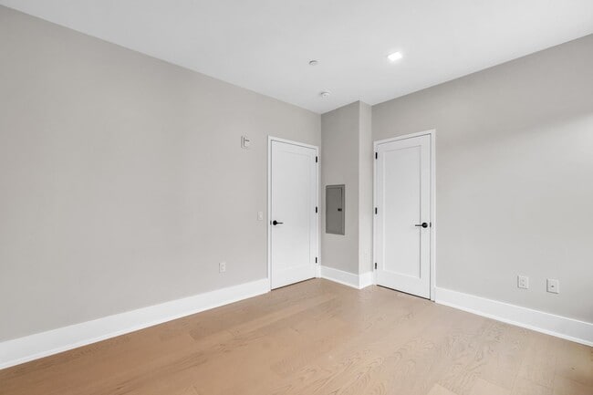 Building Photo - 7101 River Rd