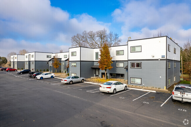 Building Photo - The Modern at Canyon Creek